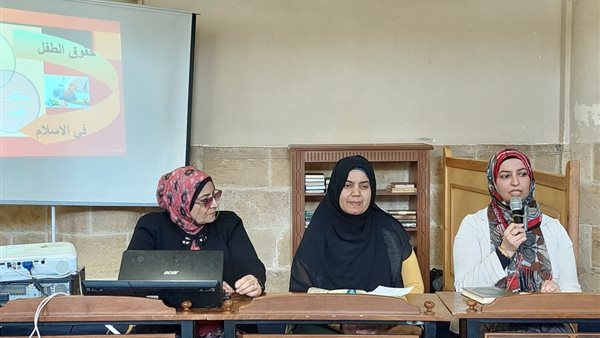 أستاذ طب الأطفال